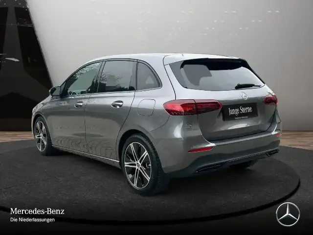 Mercedes-Benz B 220