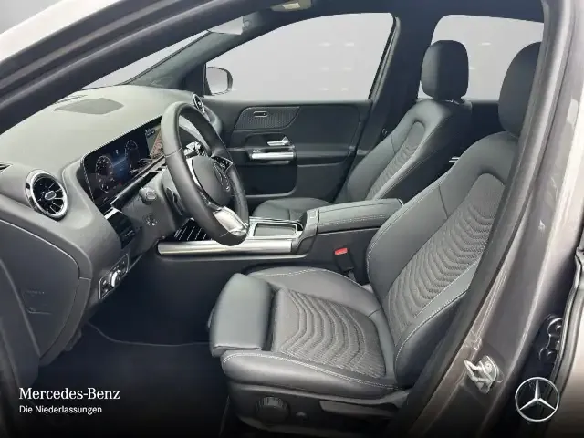 Mercedes-Benz B 220