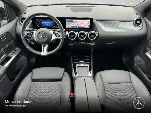 Mercedes-Benz B 220