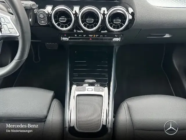 Mercedes-Benz B 220