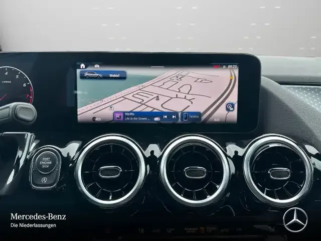 Mercedes-Benz B 220
