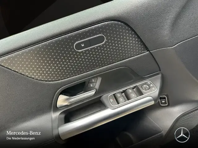 Mercedes-Benz B 220