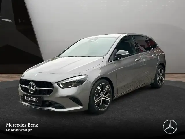 Mercedes-Benz B 220