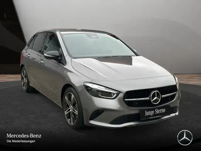 Mercedes-Benz B 220