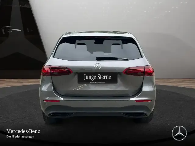 Mercedes-Benz B 220
