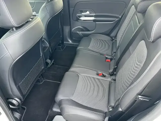 Mercedes-Benz GLB 220
