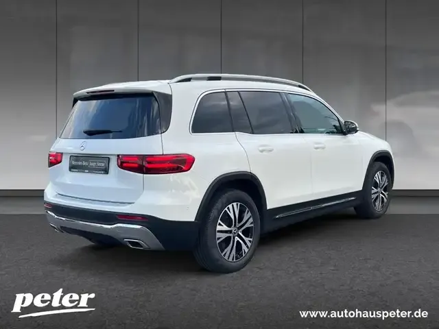 Mercedes-Benz GLB 220