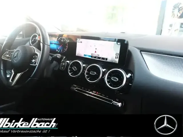 Mercedes-Benz B 200
