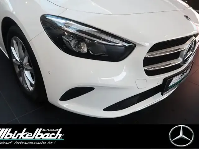Mercedes-Benz B 200