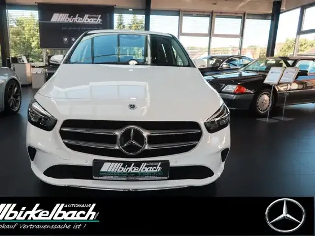 Mercedes-Benz B 200