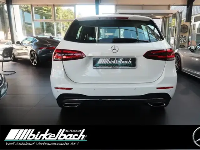 Mercedes-Benz B 200