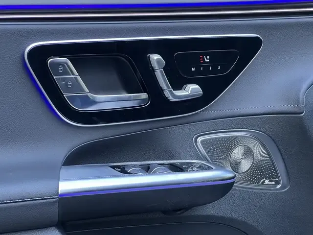 Mercedes-Benz EQE 300