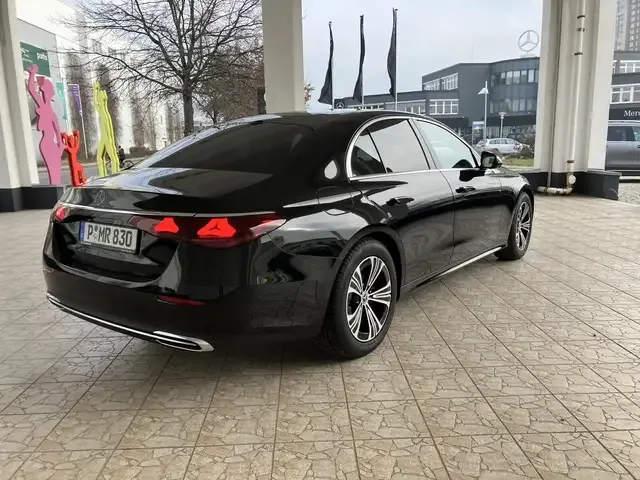 Mercedes-Benz E 220