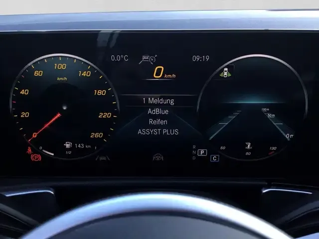 Mercedes-Benz GLB 220