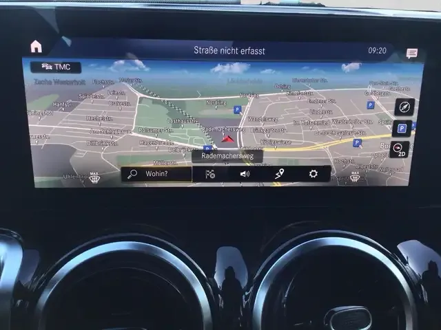 Mercedes-Benz GLB 220