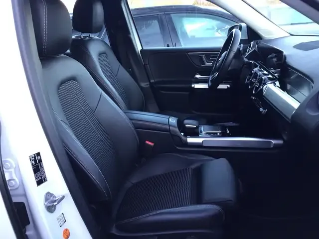 Mercedes-Benz GLB 220