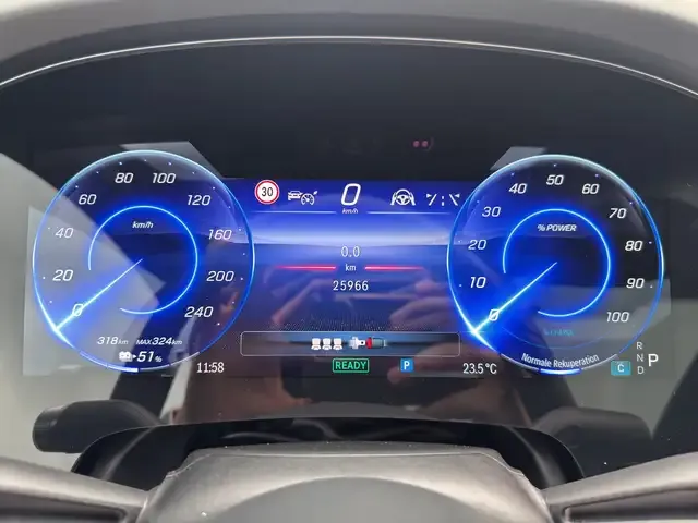 Mercedes-Benz EQS