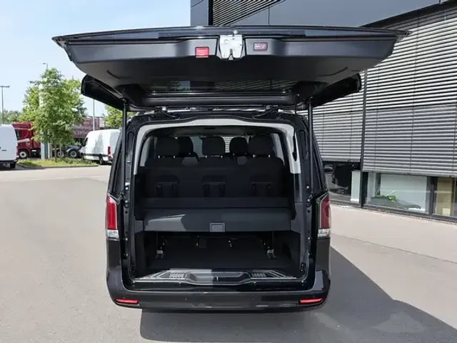 Mercedes-Benz V 250