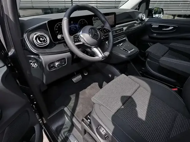 Mercedes-Benz V 250