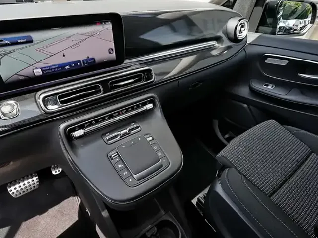 Mercedes-Benz V 250