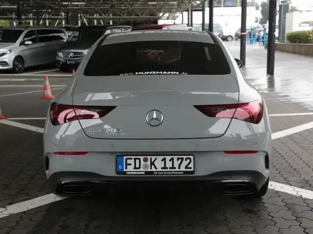 Mercedes-Benz CLA 200