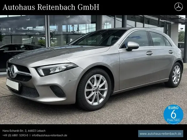 Mercedes-Benz A 220