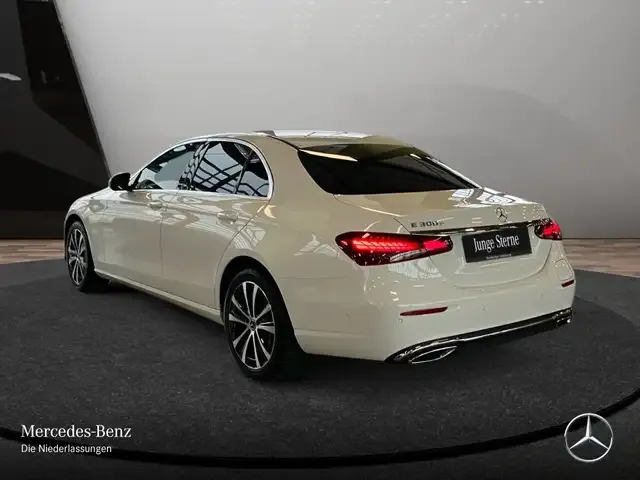 Mercedes-Benz E 300