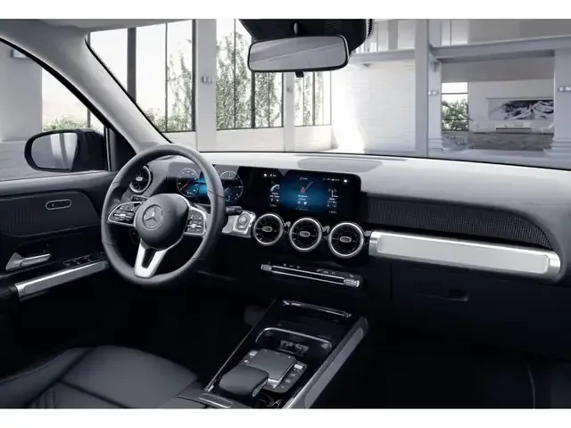 Mercedes-Benz GLB 220