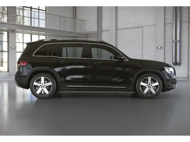 Mercedes-Benz GLB 220