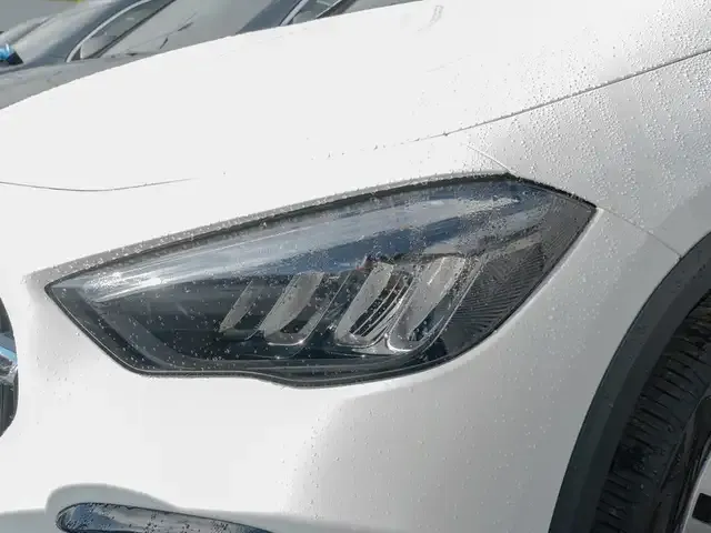 Mercedes-Benz GLA 180