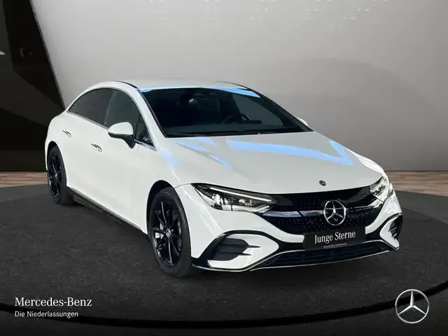 Mercedes-Benz EQE 300