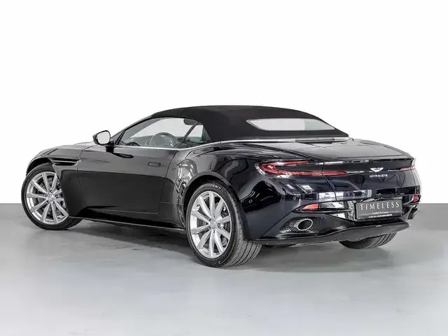 Aston Martin DB11