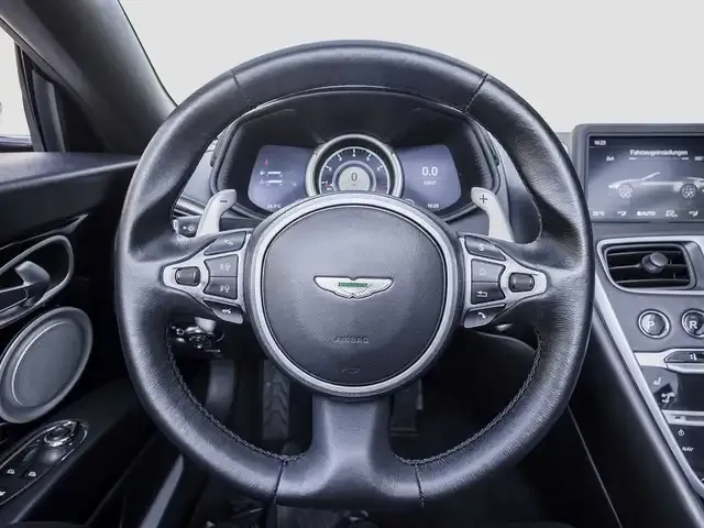 Aston Martin DB11