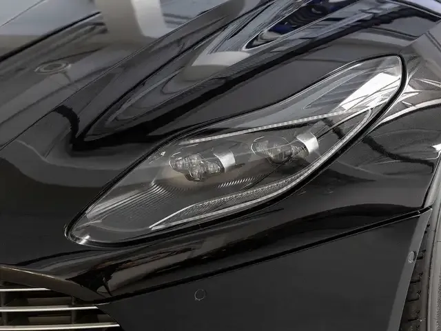 Aston Martin DB11