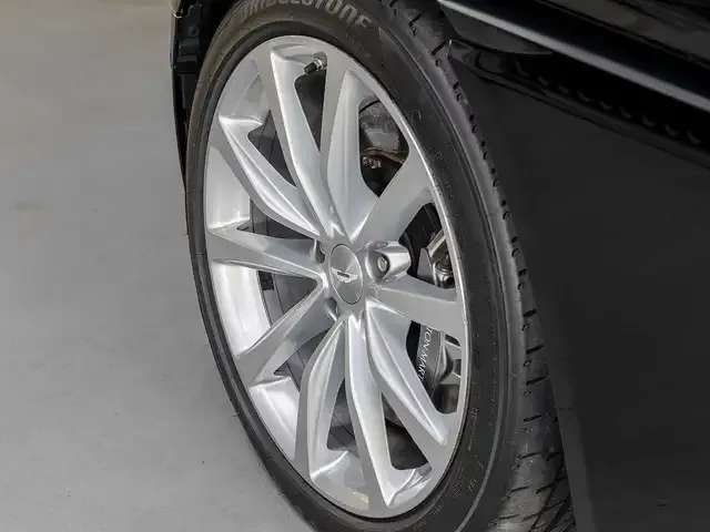Aston Martin DB11