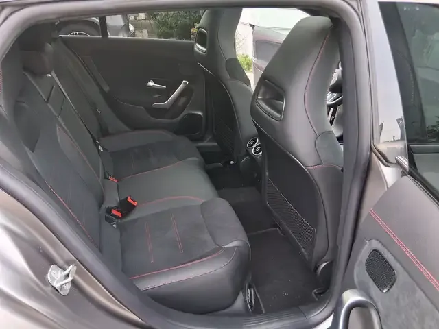 Mercedes-Benz CLA 180