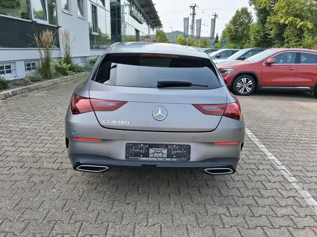 Mercedes-Benz CLA 180