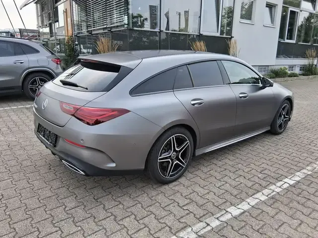 Mercedes-Benz CLA 180