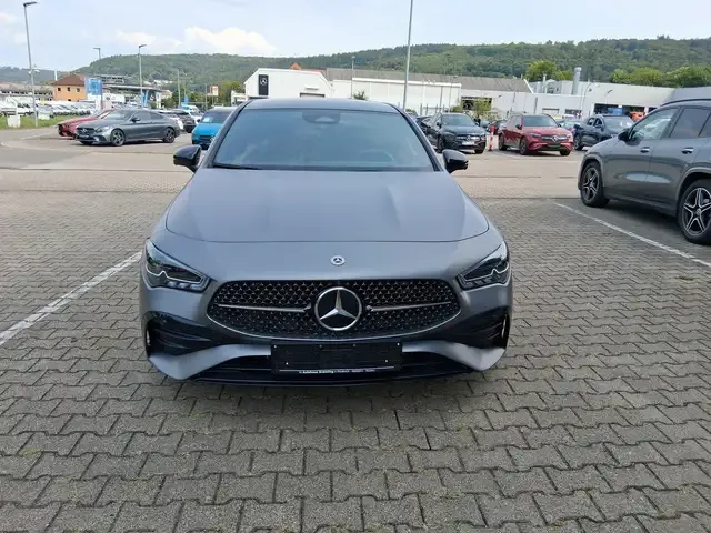 Mercedes-Benz CLA 180