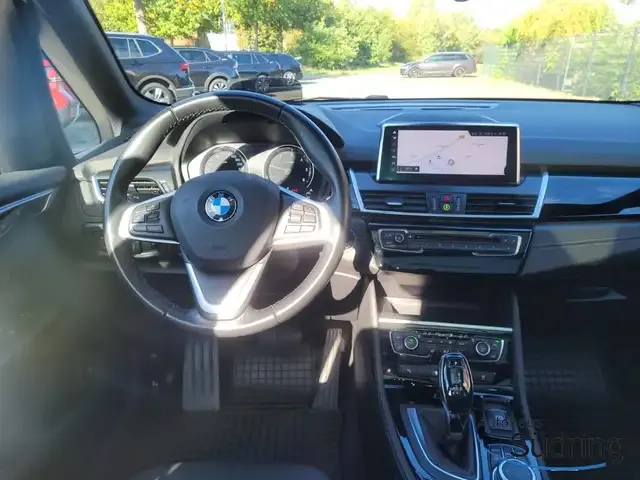 BMW 218