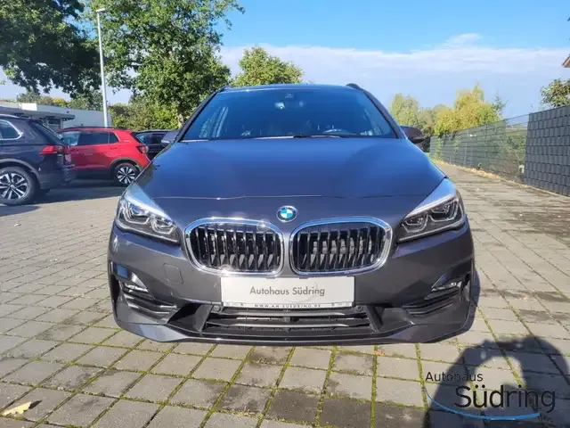 BMW 218