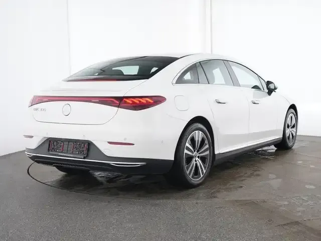 Mercedes-Benz EQE 300
