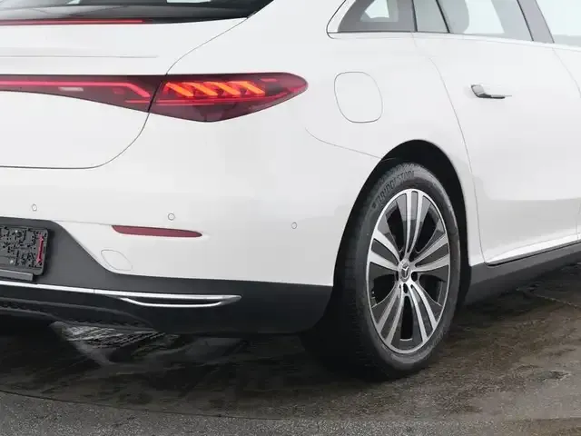Mercedes-Benz EQE 300