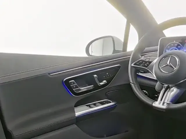 Mercedes-Benz EQE 300