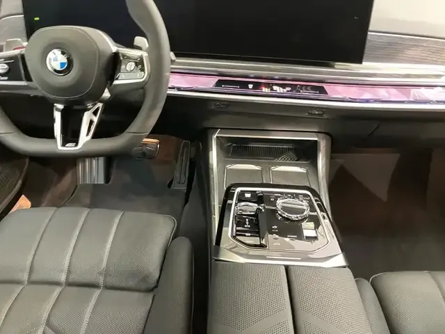 BMW 740