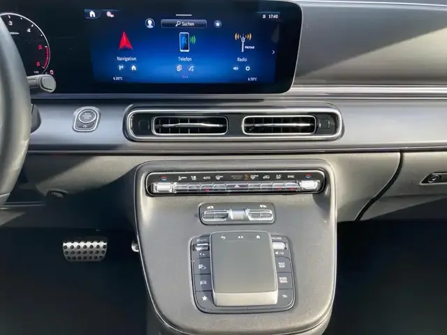 Mercedes-Benz V 250