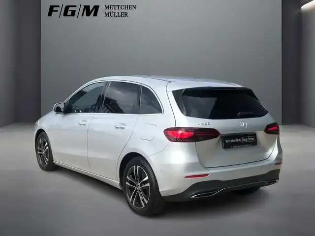 Mercedes-Benz B 200
