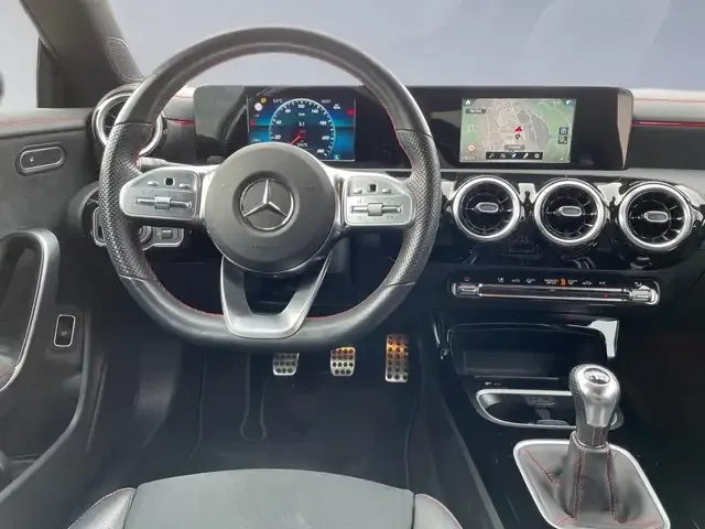 Mercedes-Benz CLA 200