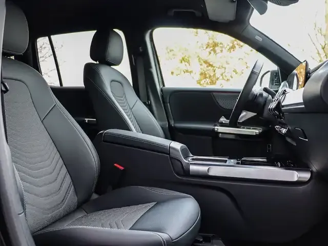 Mercedes-Benz EQB 300