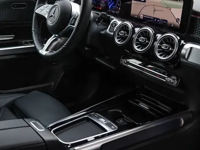 Mercedes-Benz EQB 300